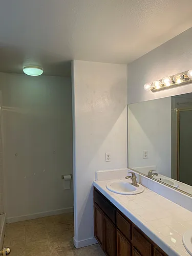 740 Harbor Dr Photo 1