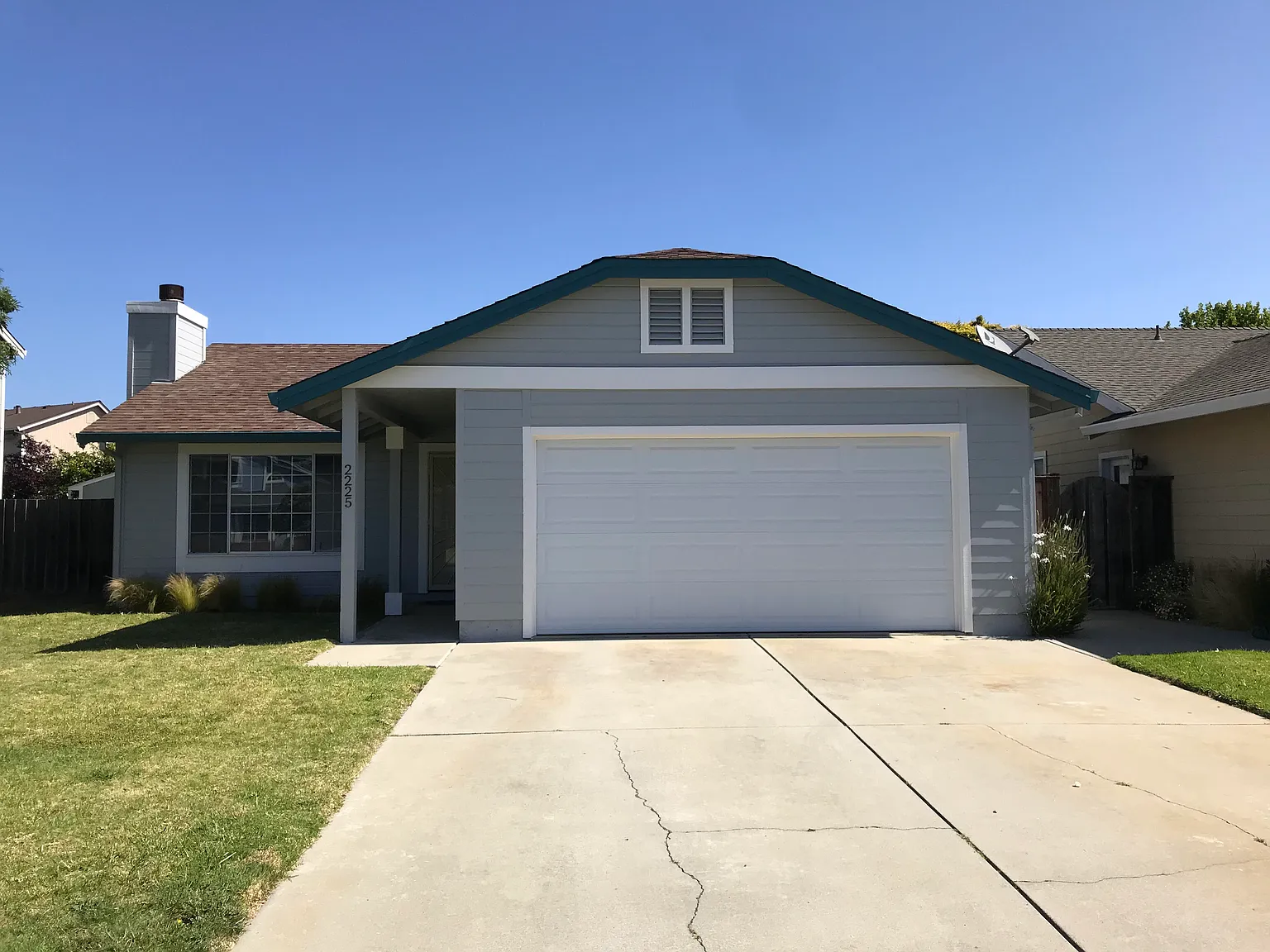 3 bed, 1370 sqft, $4,195 — Photo 1