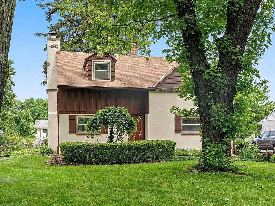 1st image of 664 Brookside Dr