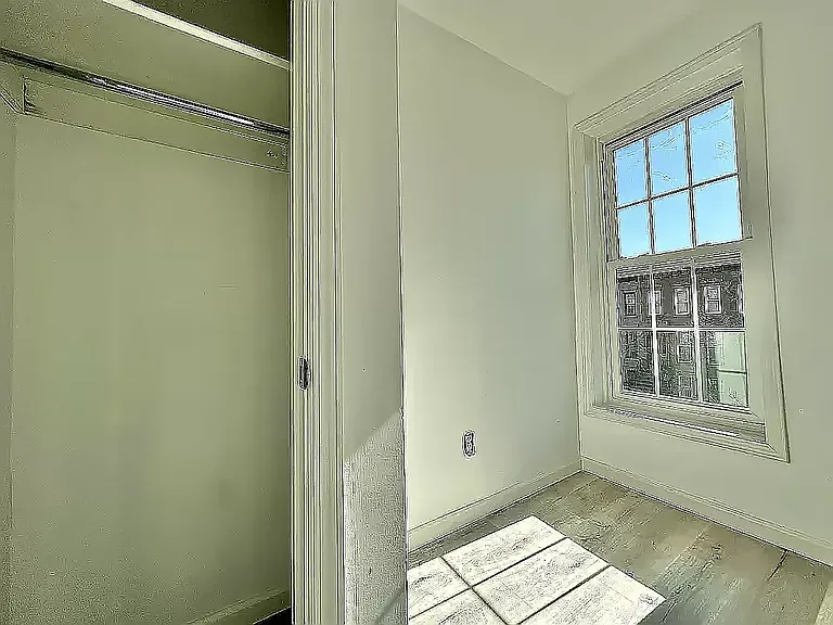 161 Hart St #9 — Photo 3