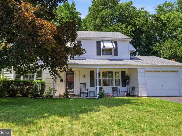 17 Mainbridge Ln, Willingboro, NJ 08046