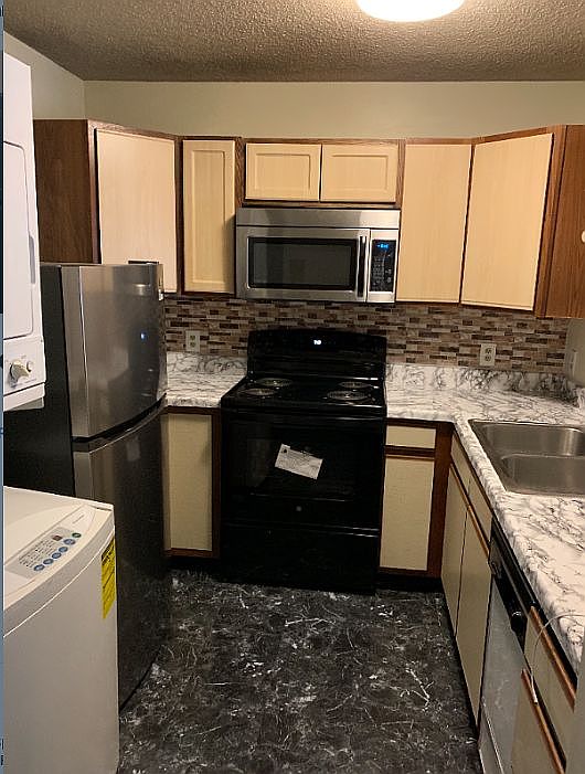 1st image of 1390 Hunters Rd APT L