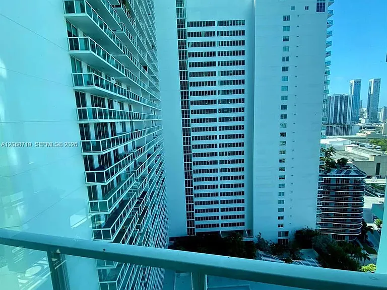 1900 N Bayshore Dr #2405 — Photo 10