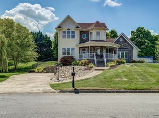 130 Ridgeview Meadows Dr, Johnson City, TN 37615