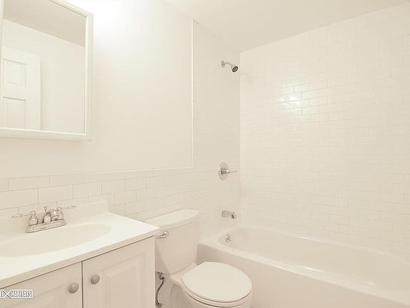 4th image of 838 Herkimer St APT 2R