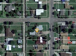 1102 S Baylor St, Perryton, TX 79070