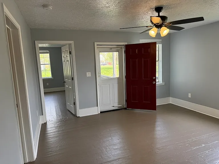 1740 E Market St — Photo 15