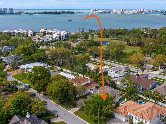 2nd image of 204 Flamingo Dr