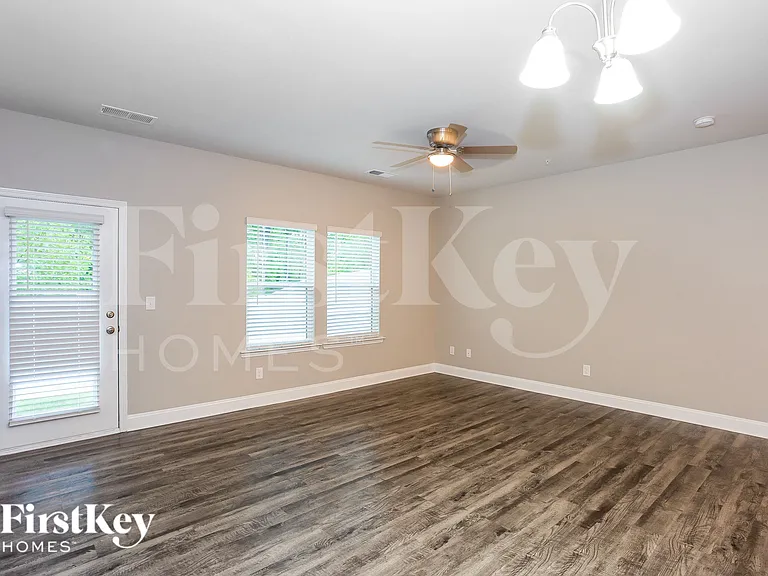 2031 Cypress Village Dr NW — Photo 4