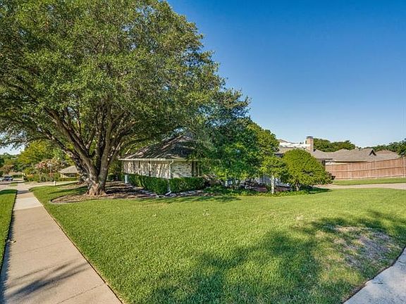 4th image of 3937 Bandera Dr
