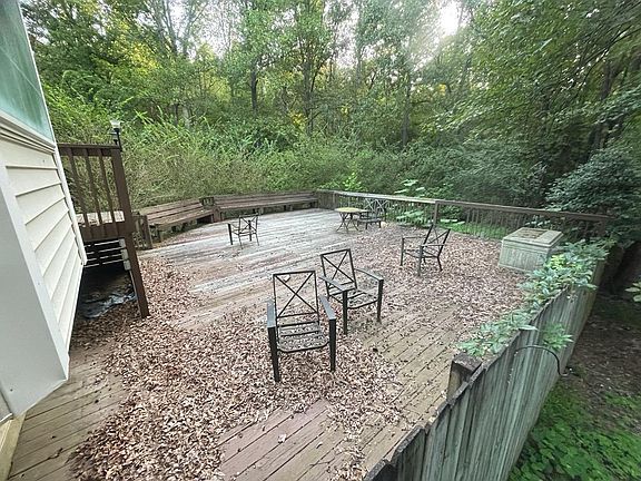 5th image of 153 Troy Dr