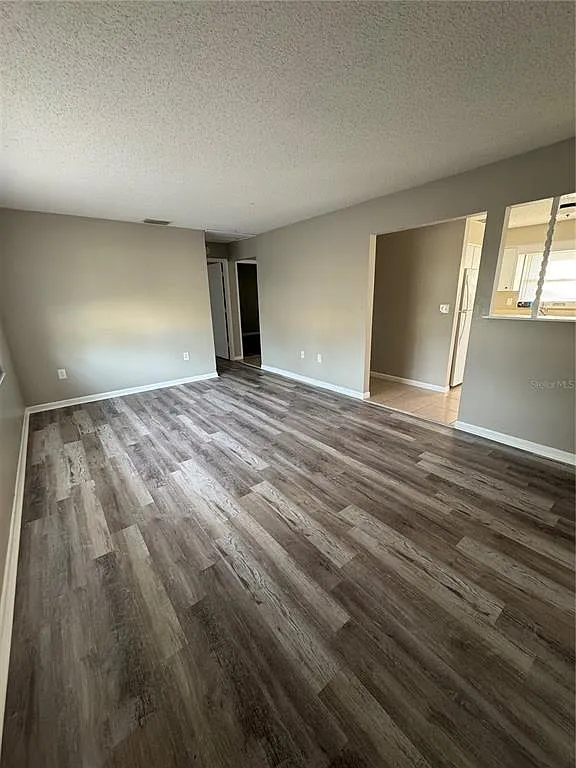 2 bed, 2.0 bath, 1000 sqft, $1,400 — Photo 2