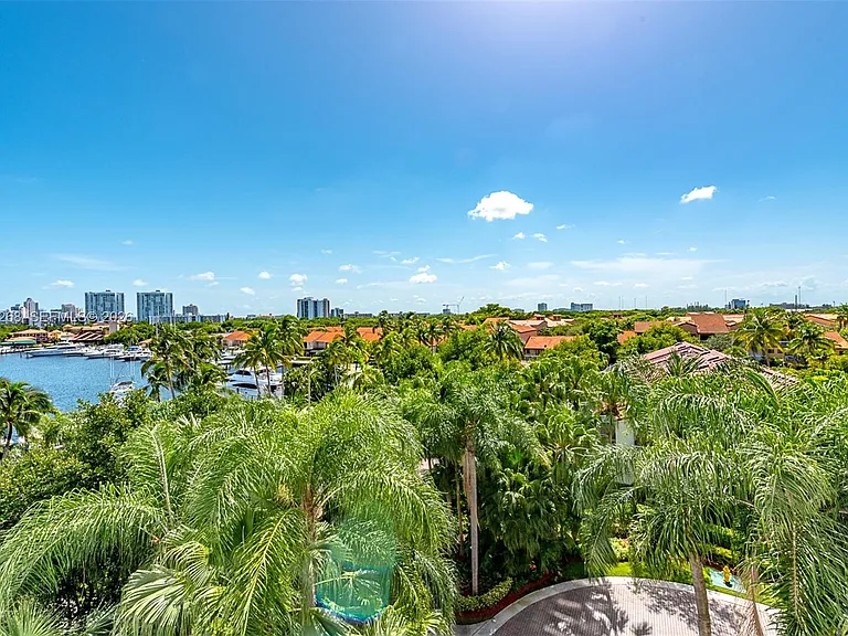 3610 Yacht Club Dr #511 — Photo 13