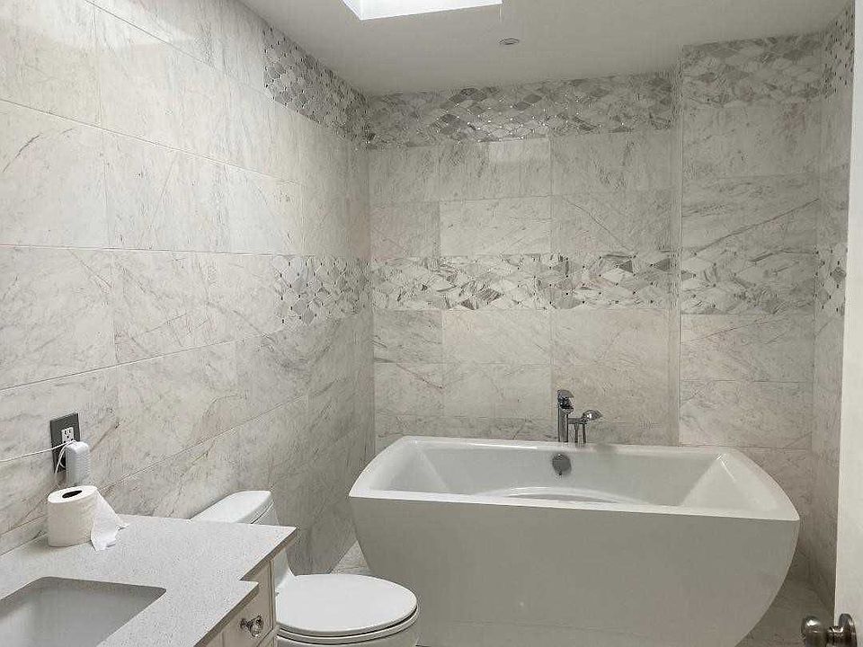 2nd image of 571 Roselaire Trl #Basement