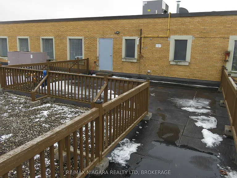 58 Jarvis St #204 — Photo 10