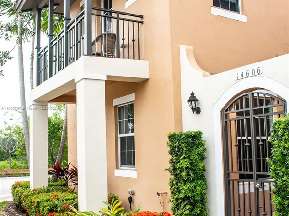 14606 SW 13th St, Pembroke Pines, FL 33027