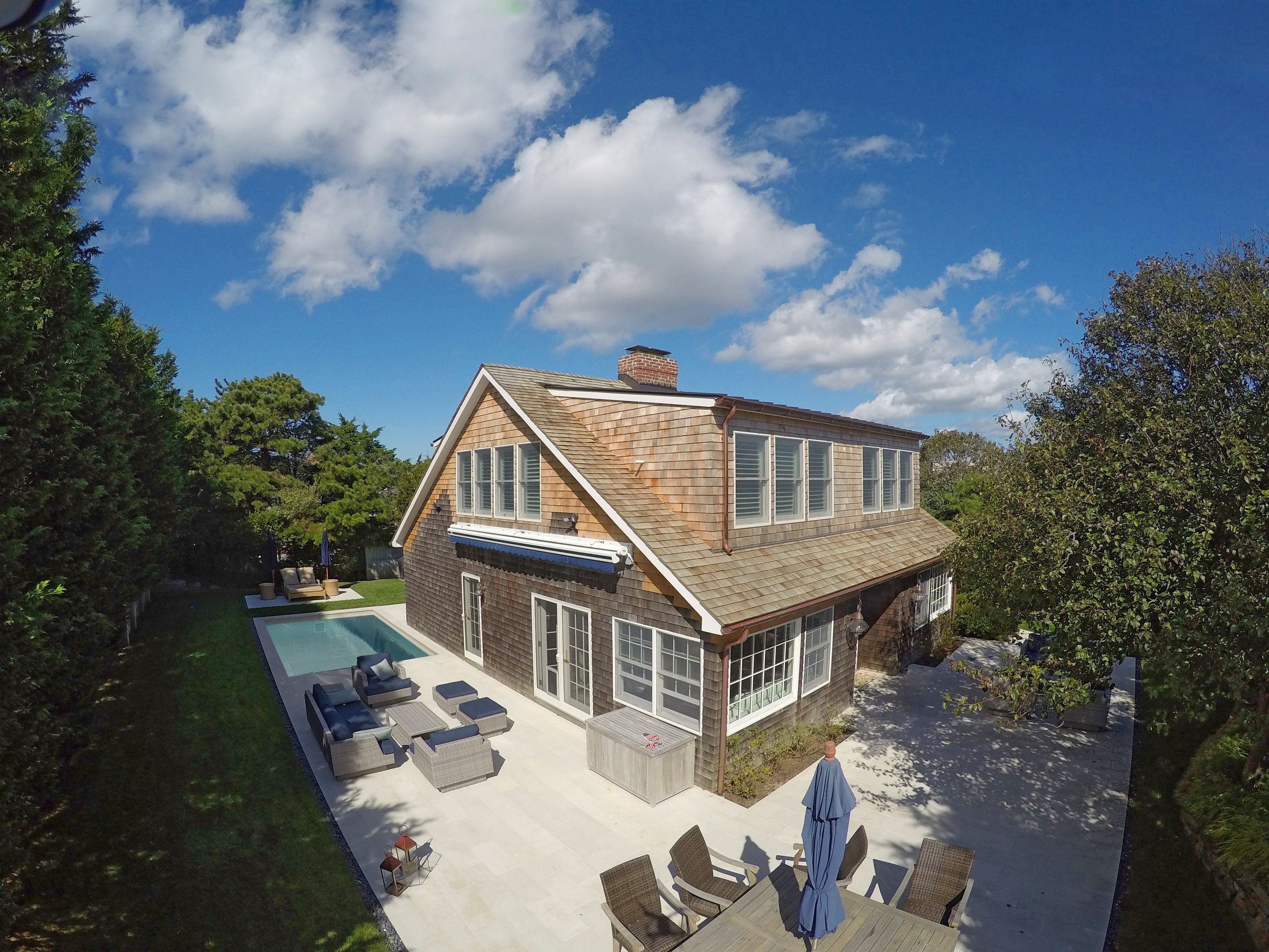 74 Hampton Ln in Amagansett Out East