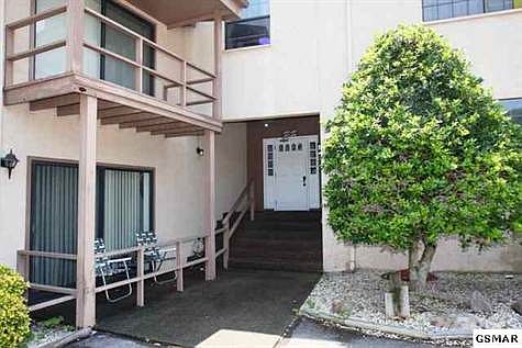 1st image of 420 Stuart Ln APT 105
