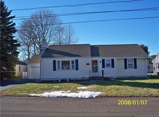 17 Woodlawn Ter, Meriden, CT 06450