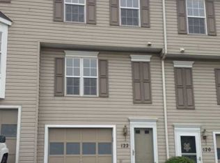 122 Coachside Dr, Canonsburg, PA 15317