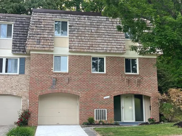 19052 Capehart Dr, Montgomery Village, MD 20886