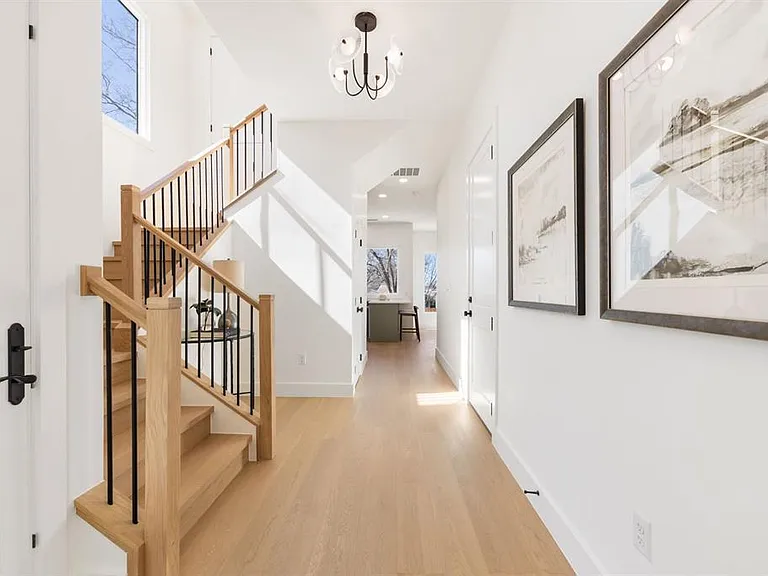 2406 Euclid Ave #2 — Photo 3
