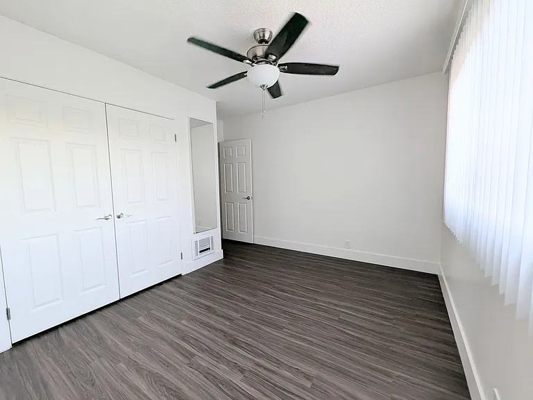 Plaza Apartments — Photo 11
