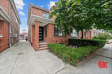 1554 East 38th Street