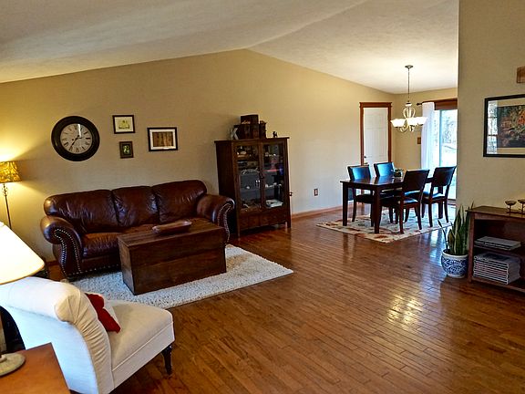 4th image of 14115 Walton Dr
