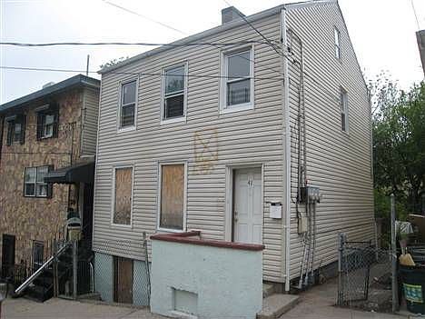 1st image of 41 York Ave