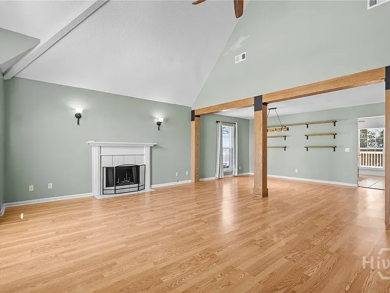 114 Saint Andrews Way — Photo 6