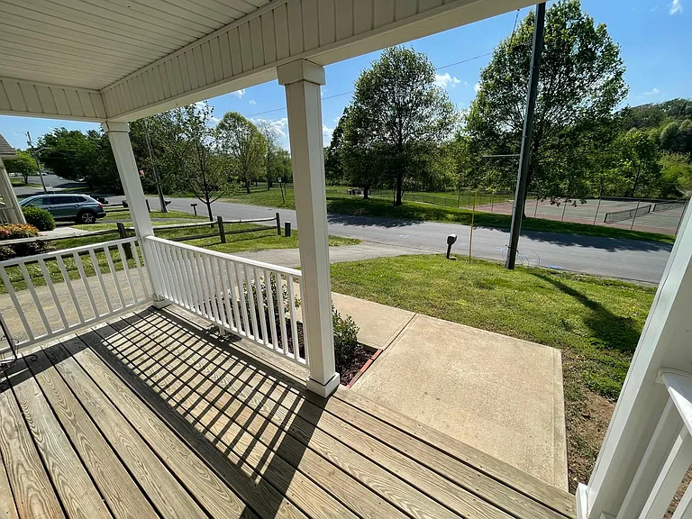 905 Old Vinton Mill Rd NE — Photo 3