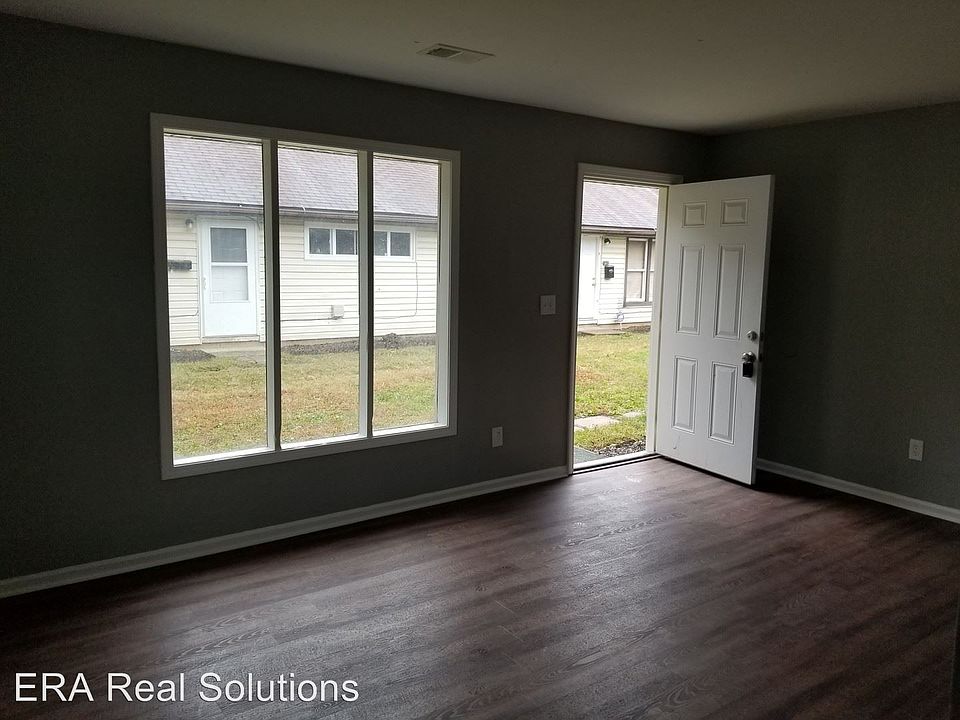 1st image of 1835 Mooberry St