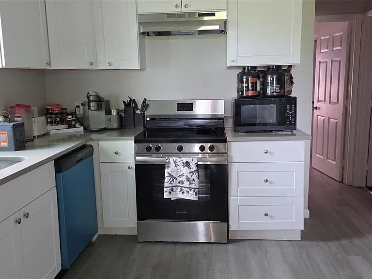 1624 Cedar St — Photo 8