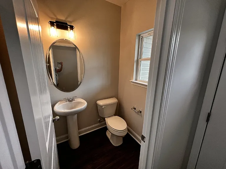 1315 Grayson Ave — Photo 2