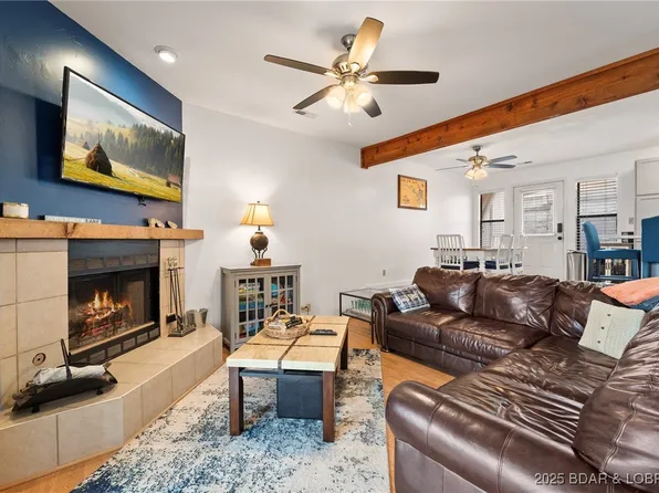 70 Ravenwood Dr, Lake Ozark, MO 65049