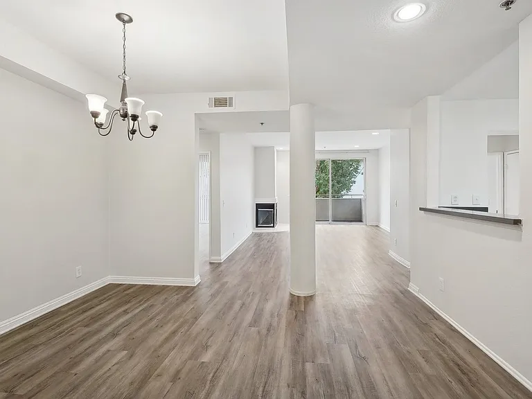 4532 Murietta Ave — Photo 23