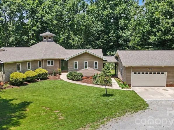 1837 White Ibis Ct, Clover, SC 29710