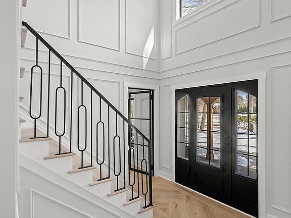 2nd image of 2577 Wayland Rd