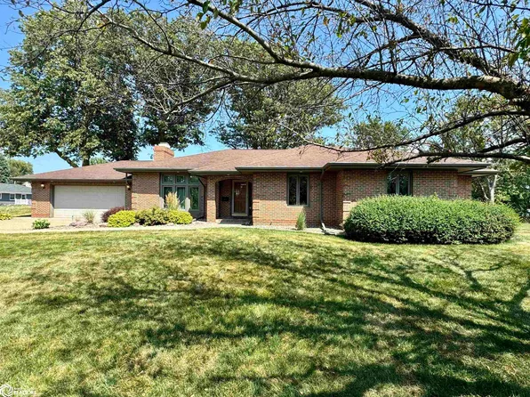 802 Parkcrest Ln, Audubon, IA 50025