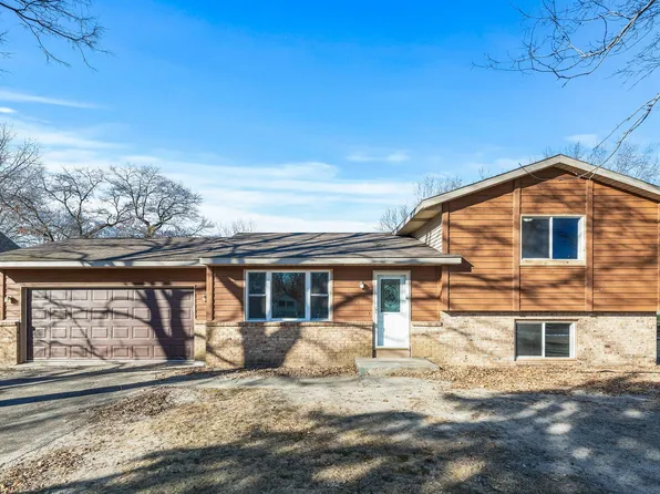 569 Arrowhead Dr, Lino Lakes, MN 55014