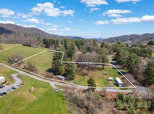 206 Crest View Rd, Burnsville, NC 28714