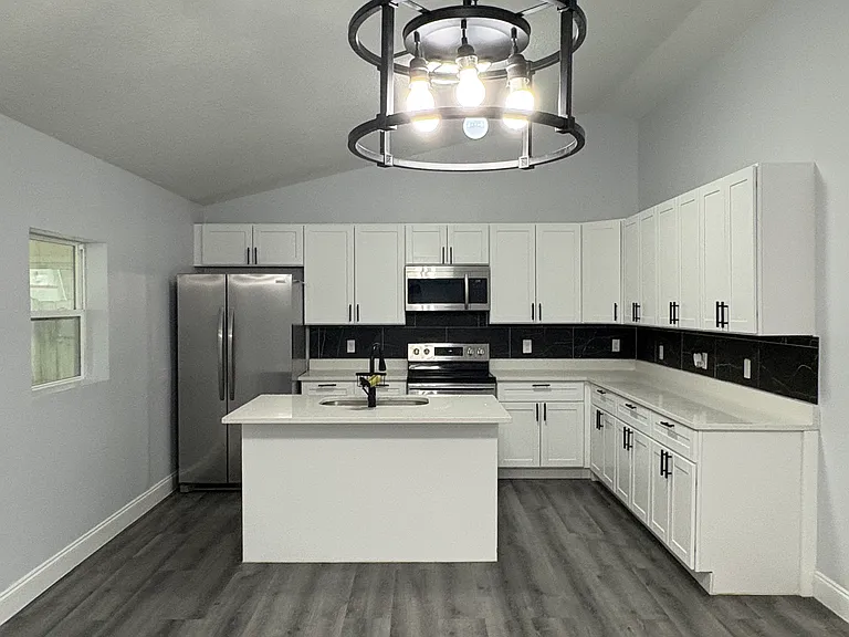648 Pyramid Ave — Photo 11