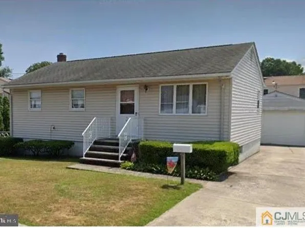 64 Calvin St, Sewaren, NJ 07077