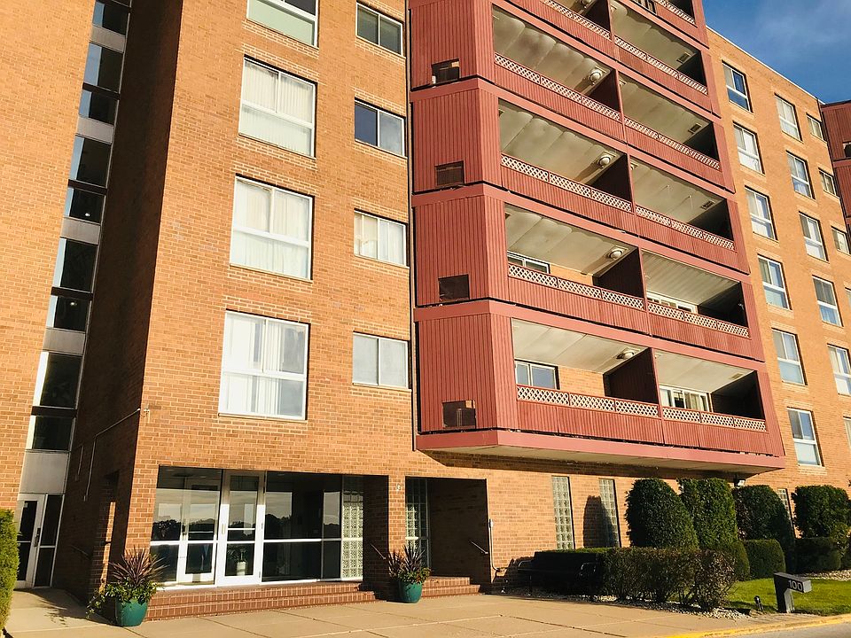 1st image of 100 Park Ave APT 204