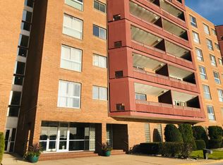 100 Park Ave APT 204, Calumet City, IL 60409
