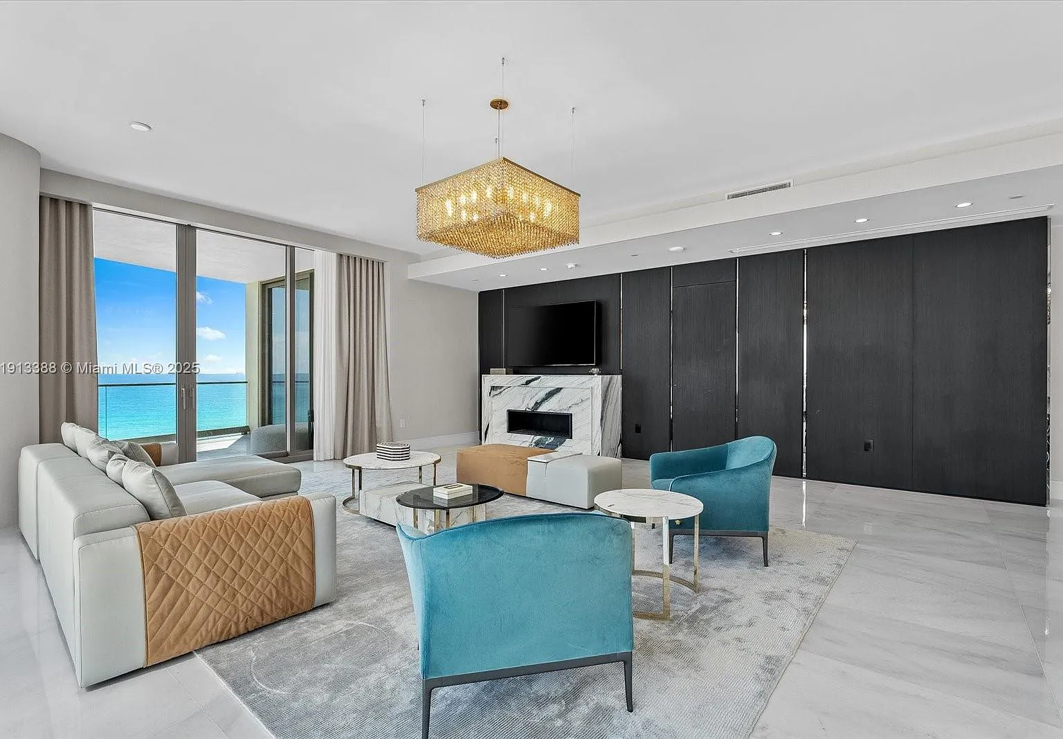 4 bed, 5.5 bath, 3854 sqft, $50,000 — Photo 4