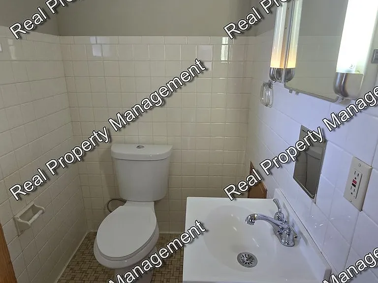 8118 Monroe Ave — Photo 15