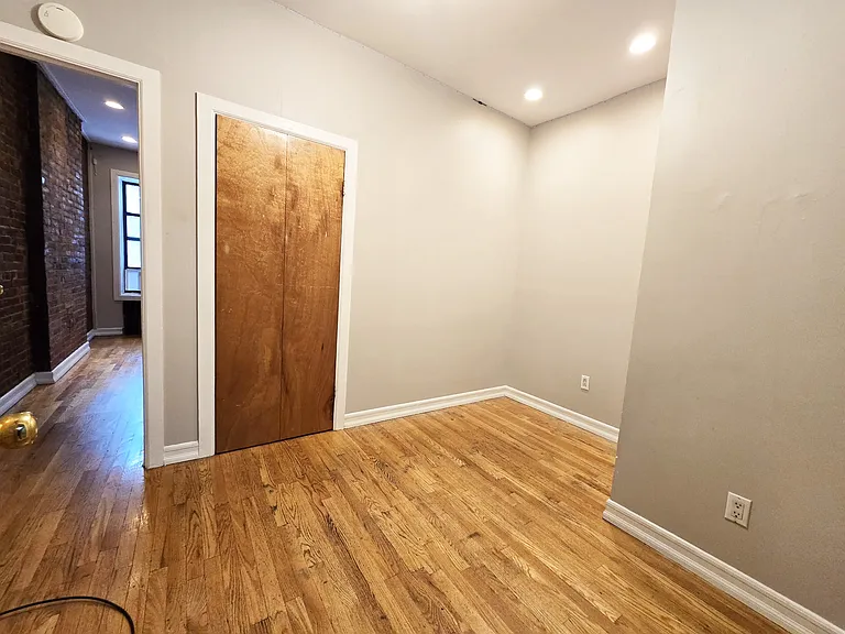 416 W 25th St #2FW — Photo 4