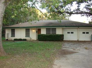 2414 Post Oak Rd, Rockdale, TX 76567